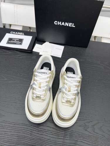 出厂 Chanel 香奈儿 早春度假系列 最新款休闲运动鞋 银白，金白，银灰，黑红！无敌漂亮又好穿 非常轻便，内里也是超级软，超级舒服，鞋面透气设计，配色高级耐