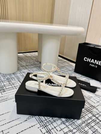 顶级版本Chanel香奈儿 2025春款 专柜顶级链条爱凉鞋这款经典设计；不平凡的爱拥入了多种配色元素 多元化混搭非常好看百搭，上脚非常轻巧 舒适超级秀气优雅的 - 点击图像关闭