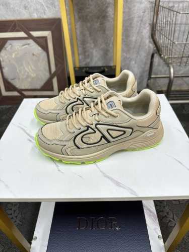 Dior-迪奥 倾情呈献全新运动鞋，以现代线条和科技面料打造灵动休闲格调。迪奥品牌大使王俊凯 动感演绎全新运动鞋，秋意正浓步履生风。原版1：1复刻顶级版本 码数