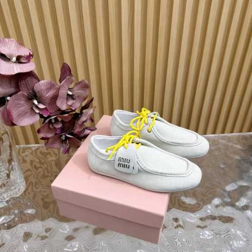 代购级别 MiuMiu 新款复古皮鞋 乐福鞋 休闲鞋 羊毛里 系列上新 皮里 毛里 ★★★★★ 舒适度与时髦度并存的开挂全新系列，设计搭配，简约大方，百搭时尚！