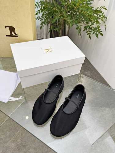 高品质出品 The Row2025新款小众法式网纱女鞋，超级透气的一双平底鞋，这双简直就是年度梦中情鞋 年度必入高级感从里到外散发了 一定要入 面料：网纱 垫脚