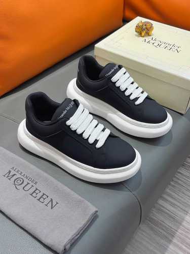 商品名称：Mcqueen 麦昆 正规码数: 38-44 休闲鞋 商品材料：精选 头层牛皮鞋面，进口羊皮内里；原厂大底。