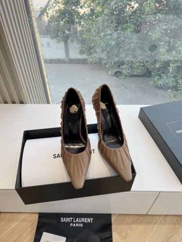 G288顶级品质Saint Laurent 圣罗兰Lee金属钻链条尖头高跟鞋Ysl姐姐的美丽尤物高跟鞋 又是人间圣罗兰 Rose同款的高跟鞋化很好修饰脚型，奢华
