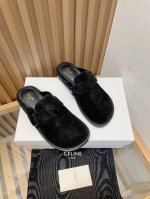 celine 赛琳2025春夏新款包头勃肯半拖 这一季的赛琳又让我重新爱了它一次 超级爆火的一款拖鞋 近期重点之一 简约的设计搭配饰扣作为点缀整体视觉特别耐看又