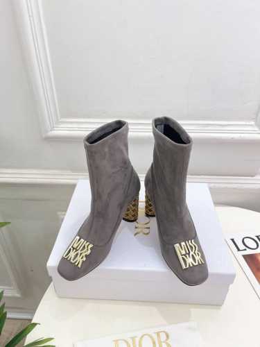 Dior 迪奥 24 2024秋冬新品 顶级版本 专柜主打新款 Miss Dior 金属藤格纹圆柱跟弹力绒短靴 硬货上新 代购级别！高级感十足！国内外博主刷爆的
