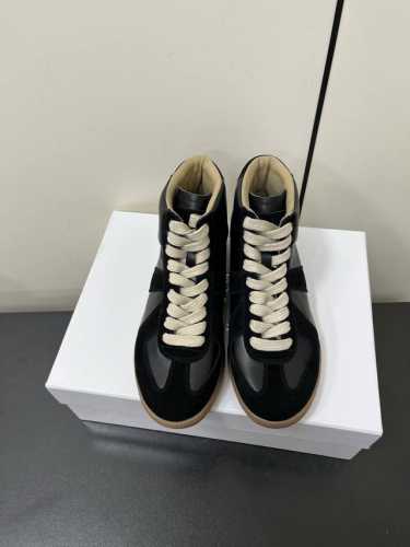 男款 Maison Margiela tibi mm6经典德训鞋高帮版无敌好看，唯一对版 细品多双正品代购回来1比1出模开发！鞋面:牛皮麂皮内里:进口小羊皮鞋底