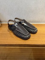 顶级品质 P390 Hereu西班牙手工坊25Ss复古编织凉鞋 Hereu这款极简风凉鞋是皮革和编织拼接的做法，设计非常的有新意、既清爽又满满的法式复古风～上脚