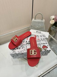 杜嘉班纳牛皮面料，9色可选，35-43出厂价150，皮底