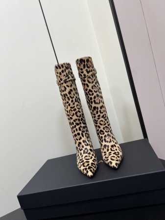 Alaia fw24秋冬 new arrival～ 阿莱亚2024秋冬新款及裸靴 alaia限定款这是一款需要实力才能驾驭得了的靴子，超级奢华无比～穿上这双靴子 - 点击图像关闭