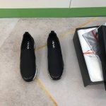 Pra＊ 高品级，顶尖工艺 男士休闲款 正码39一44 5－10 独家原版防水尼龙！内里进口小牛皮，乳胶回力垫脚！原生胶大底！货！品质细看细节图，质感超强！可1