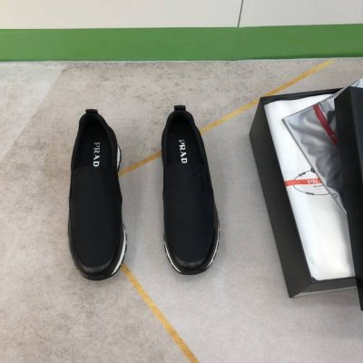 Pra＊ 高品级，顶尖工艺 男士休闲款 正码39一44 5－10 独家原版防水尼龙！内里进口小牛皮，乳胶回力垫脚！原生胶大底！货！品质细看细节图，质感超强！可1