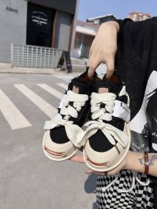 橙子出厂价p smilerepublic 厚底开口笑帆布鞋 休闲鞋 情侣款 小红书热门款 檀健次主理品牌 众多明星上脚 李晨 徐璐 程潇同款 该系列以 Smil