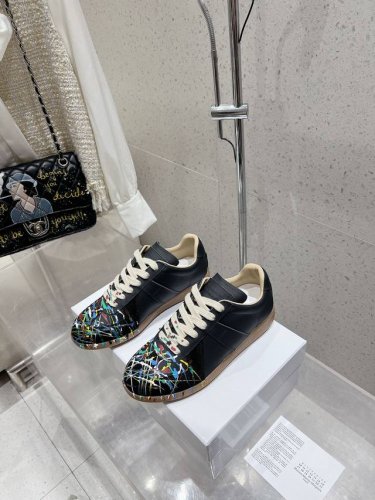 情侣款 男款+10 Maisonmargiela Mm6 马吉拉 情侣款针织连袜漏孔德训鞋 休闲运动鞋 原版购入开发 做货 鬼才设计师品牌，一个轻奢品牌 这一款