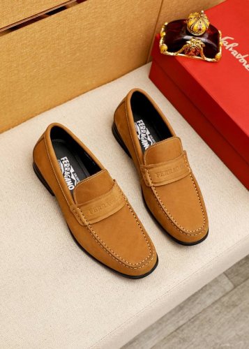 商品商标 Ferragamo 菲拉格慕 休闲皮鞋 正码码数: 38-44 45订的制 商品材料 精选 进口头层磨砂牛皮鞋面+原版五金扣 进口水染牛皮内里 强烈立