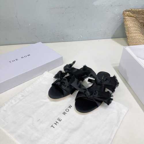 高品质出厂 ！小众潮牌The Row 25春夏新品真丝绸缎手工编织蝴蝶结平底、高跟拖鞋 法式优雅气质在线、高级又时髦，可盐可甜，文艺又气质！无论是夏天配短裙配短