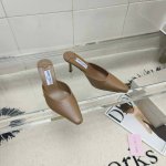 Jimmy Choo 周仰杰春夏新品小方头高跟半拖拖鞋Jc家永恒经典之作 简约设计 满满的少女风 既摩登又复古的味道 鞋面：蜥蜴纹羊皮 内里：进口羊皮 大底：意