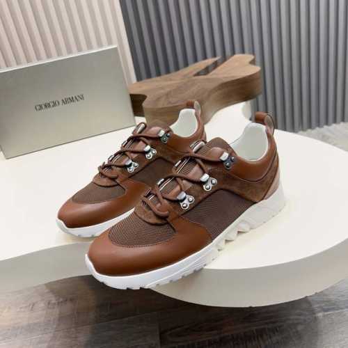 brunello Cucinelli 老钱风意大利顶奢休闲男鞋，面料采用意大利进口牛皮，立体感和亲肤感十足！鞋头部分采用经典M形状头型设计，此款鞋型堪称经典，永