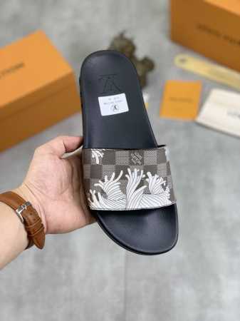 工厂价 实价 原单品质 Louis Vuitton 官网爆款路易威登 Lv男士拖鞋 专柜同步发售 ！意大利进口原版面料 原厂特供原版底 码数：38-45 超多款 - 点击图像关闭