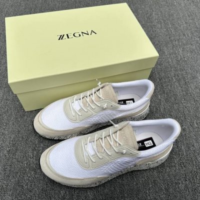 zzegna 杰尼亚原单更新 piuma 在意大利语中指 羽毛 充分彰显 ZPZegna 都市跑鞋的别样风范 代表的是年轻 时尚的风格 是专为追求品质和款式之新
