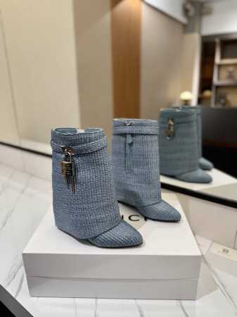 专柜正品级定制版本 GIVENCHY0 新款高跟长靴，市面最高版本 纪梵希 锁扣 风靡整个时尚圈 原版开发鞋型超级正 最高还原度鞋型 包裹性非常好 显瘦 显高级 - 点击图像关闭