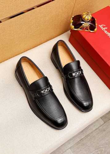 商品商标 Ferragamo 菲拉格慕 休闲皮鞋 正码码数: 38-44 45.46.47订制 商品材料 精选 进口荔枝纹牛皮鞋面+经典五金扣 进口水染牛皮内里