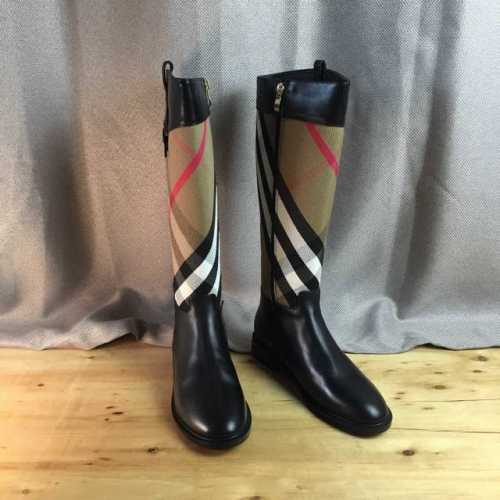 工厂价 Burberry 经典巴宝莉格纹系列___HK9800 匠心定制 专柜代购版 顶级意大利进口牛皮 原版博柏利标志格纹布左右 内外对花纹 意大利进口羊皮内