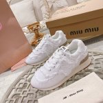p直销 女鞋 女装 女鞋工厂P Miumiu X New Balance 574联名款Nb运动鞋 Miu Miu 大秀上爆出的这双与New Balance 新百