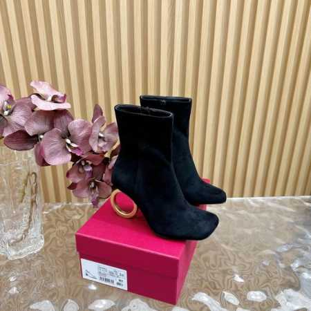 2024 AW 新款Ferragamo菲拉格慕秋冬新品金属跟短靴 奢华又低调 彰显气质和品味 面料采用进口胎牛皮 羊京 内里踮脚均为混种羊皮 意大利进口牛皮大底 - 点击图像关闭
