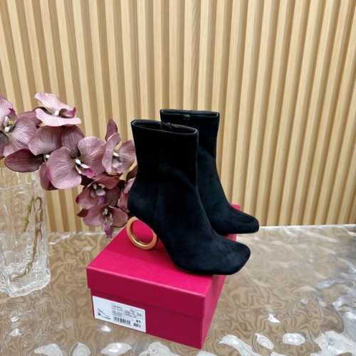 2024 AW 新款Ferragamo菲拉格慕秋冬新品金属跟短靴 奢华又低调 彰显气质和品味 面料采用进口胎牛皮 羊京 内里踮脚均为混种羊皮 意大利进口牛皮大底