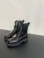 CHANEL 系带马丁靴CHANE香奈儿秋冬高级走秀款马丁靴短靴明星系列机车靴，原版复刻，高端精品翻盖双C扣元素和小香特色鞋型搭配，时尚个性小香家经典机车靴楦，