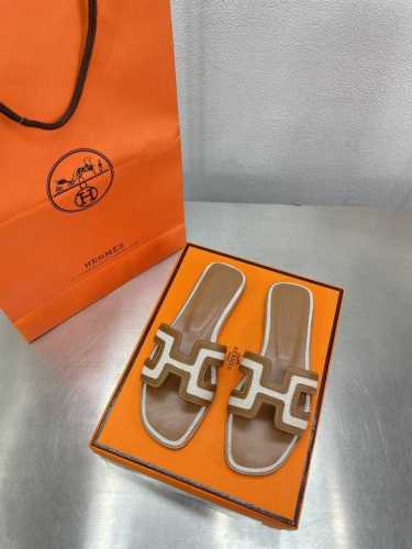 爱马仕拼色H拖 高定版本 流苏系列 经典常青树系列单品 棕拼 面料选用同原版一致 双色洗水帆布 锁边工艺 不破散 舒适柔软 内里选用小羊皮 高端对版 大底选用透
