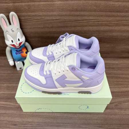 顶级版本Off-White Out Of Office 低帮滑板鞋情侣款紫白。 Off-White箭头符号、Ziptie 标签、1Ogo印花等经典元素皆在此呈现 - 点击图像关闭