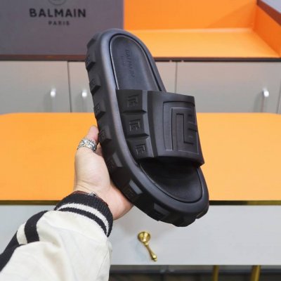 Balmaln新品男士拖鞋 高端精品， 鞋面进口原版面料， 精细做工， 鞋底超软，休闲宽松舒适型，夏季必入哦！两色可选，码38-45