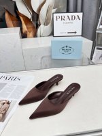 2025T台秀场穆勒鞋 真丝尖头系列 顶级包装配套最高版本 PRADA 2025普拉达新品， 顶级版本 实力来袭！prada25“T台秀款”,主推热卖款式，真丝