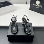 高版本 chanel 香奈儿 凉鞋 2025春夏系列火爆上新 这一季香家小爆款 真的一眼爱了 奢华水钻粗跟完美搭配 真的超级有个性 是这款鞋子最大的亮点 醒目而