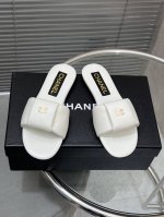 出厂 Chane*25S小香奈儿早春爆品面包拖鞋 材质：原版进口羊皮 内里：原版内里羊皮 大底：原版鞋底真皮大底 码数:35-39 40 41定制不退不换