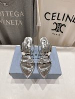 高版本出厂 Prada* 普拉达P家25Ss春夏新品玛丽珍尖头高跟拖鞋凉鞋 原版购入1:1开发，细节完美，上脚舒适可任意配搭春夏的美饰服丽，精耐致看 鞋面：原版