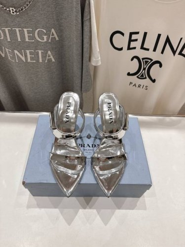 高版本出厂 Prada* 普拉达P家25Ss春夏新品玛丽珍尖头高跟拖鞋凉鞋 原版购入1:1开发，细节完美，上脚舒适可任意配搭春夏的美饰服丽，精耐致看 鞋面：原版