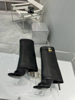 最高版本 GIVENCHY纪梵希新款坡跟增高显瘦鲨鱼靴 风靡时尚圈的裤腿靴，非纪梵希莫属 堪称裤腿靴开山鼻祖，增高，显瘦 经典版型一再升级，全真皮制作 正品开模