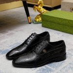 工厂价 古驰 Gucci 官网男士商务正装皮鞋更新香港专柜同步新款完全一比一复刻出货专柜品质零差距0外均采用进口头层牛皮 配原版五金扣水染皮内里制作，黑色。配码