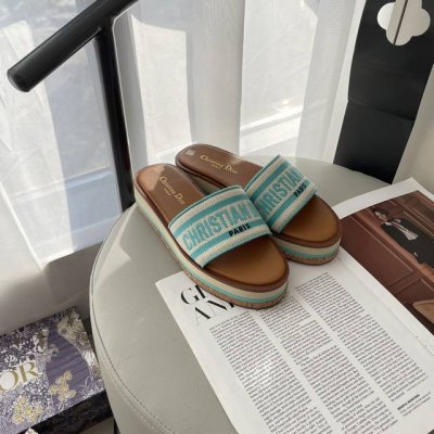 橙子出厂价p dior 迪奥新款 字母刺绣厚底拖鞋 休闲凉拖 一字拖 码数 34-42