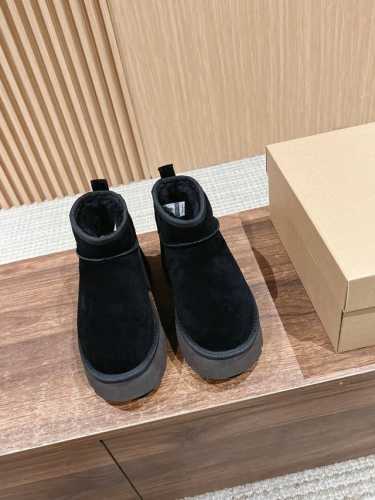 人鱼系列 皮毛一体雪地靴火遍全球时尚圈油叽叽雪地靴系列 厚底超爆封寒冬刷星“暖潮风” 改头换面刮起雪地里的时尚感。全羊皮毛一体，保暖好穿！独具匠心，只此唯一！出