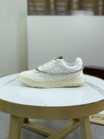 工厂价 实价 Gucci 春夏低邦走秀款休闲运动鞋，顶级版本！油边工艺一比一复刻。早春新款，打造属于完美的风格，又酷又飒 C位时髦穿搭 带复古加未来感经典鞋型，