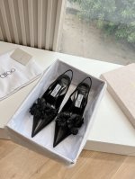 G887Jimmycho*吉米周早春爆品 顶版 尖头花朵高跟鞋 这也太仙了叭 像艺术品一样美到窒息的花朵 很生动形象 很温柔很仙女 仿佛能闻到花的香气时尚的仙女
