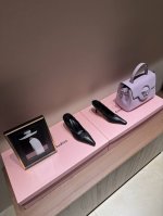 360 The Row25 春夏新款 尖头 穆勒鞋 进口皮高级舒适，配女神们的半身裙，不规则的弧形尖头，晚宴系列专属高跟鞋 贯穿整季Lookbook完全戳中我，
