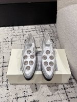 tokyo Bopper 小众潮牌 25 春夏新款 尖头 繁花 玛丽珍 小皮鞋 真的的美死了 新款小众品牌 每一个颜色都很好看 经典的花朵设计 具有独特的设计