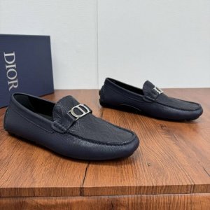 Dior 迪奥 Dior Odeon便鞋 粒面牛皮 绒面牛皮 荔枝纹牛皮多重风格可选！延续经典豆豆鞋设计风格，皮革与扣带的经典搭配，紧致皮革制作，彰显优雅气质！