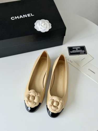 出厂价 代购级 Chanel 春夏新品山茶花单鞋系列 这一季山茶花系列真的超美 香奶奶家一贯的优雅名媛气质 高级感十足！上脚非常Nice～ 不管光脚穿或搭配裙装