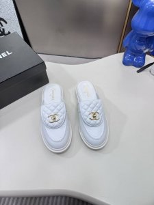 橙子出厂价p chanel 香奈儿新款 书包扣乐福鞋 翻盖菱格单鞋 复古女鞋 包头半拖款# 拥有香家特色优雅名媛气质 超级耐看 让人无法抗拒心动 菱格一脚蹬乐福