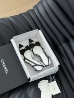 Chanel 24新款钻扣尖头单鞋精致的水钻扣 上脚腿长拉满跟高6.5cm 鞋面牛皮 真丝内里羊皮 原版扣 真皮大底！Size:35-39 其他码数定做